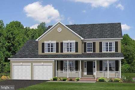2074 St Pauls Ct Prince Frederick, MD 20678