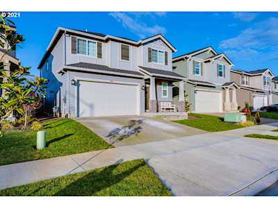 2083 35th Ave Forest Grove, OR 97116