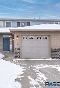6308 S Santa Rosa Cir #B Sioux Falls, SD 57108