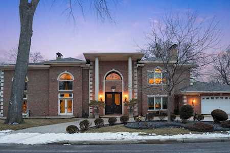 6635 N Longmeadow Ave Lincolnwood, IL 60712