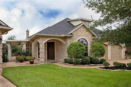 3805 Park Village Court Bryan, TX 77802