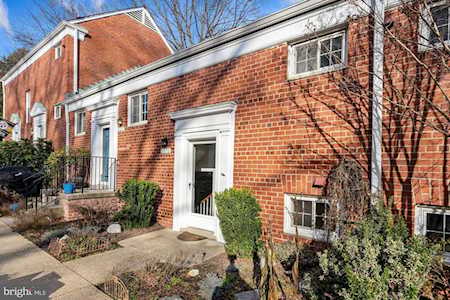 3376 Martha Custis Dr Alexandria, VA 22302