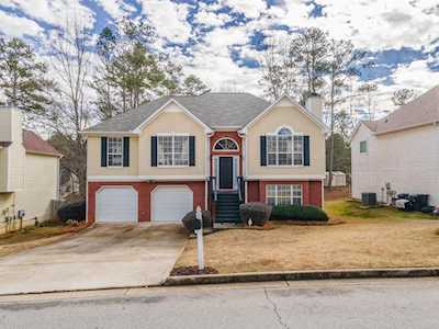 5502 Sweetsprings Dr SW Powder Springs, GA 30127