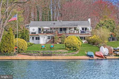6325 Beachway Dr Falls Church, VA 22044