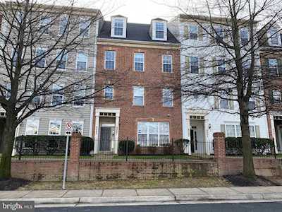 8083 Gatehouse Rd #26 Falls Church, VA 22042