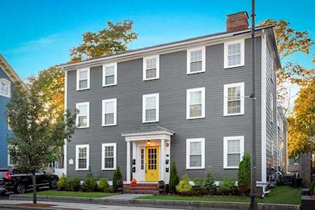 98 Bridge St #1 Salem, MA 01970