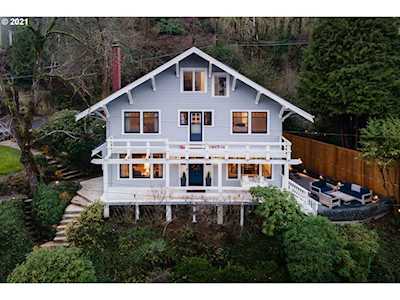 1225 NW Summit Ct Portland, OR 97210