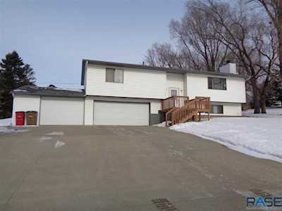 106 W 4Th St Dell Rapids, SD 57022