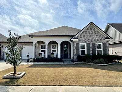 118 Meadow Lake Drive Freeport, FL 32439