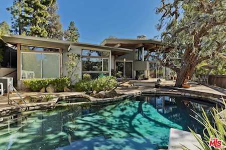 743 Hanley Avenue Los Angeles, CA 90049