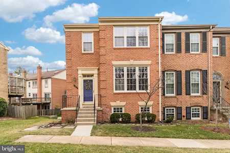12331 Quiet Hollow Ct Fairfax, VA 22033