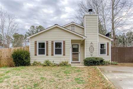 5325 Chrysler Dr Cumming, GA 30041