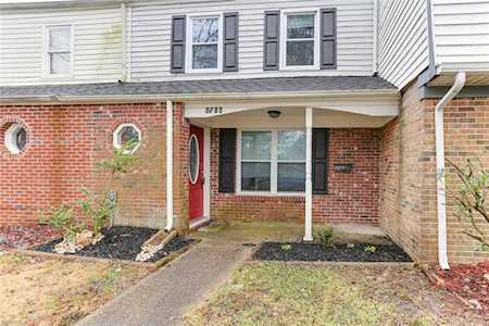 5816 W Hastings Ct Virginia Beach, VA 23462