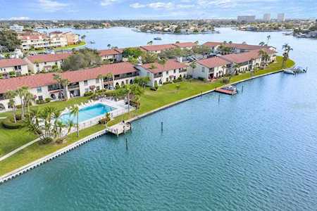 519 Plaza Seville Ct #40 Treasure Island, FL 33706