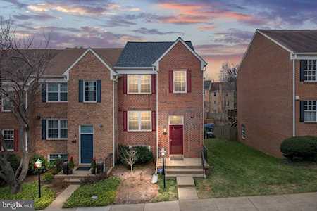 2111 Dominion Heights Ct Falls Church, VA 22043