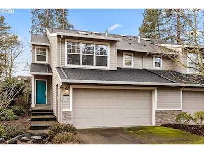 8686 NE Rockspring St Hillsboro, OR 97006