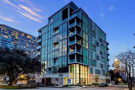 5104 Caroline St Houston, TX 77004