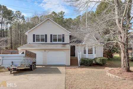 2043 Winsburg Dr Kennesaw, GA 30144