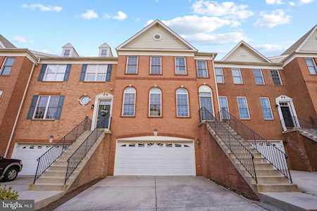 42905 Olander Square Chantilly, VA 20152