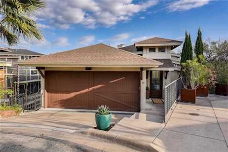 18 Treemont DR Austin, TX 78746