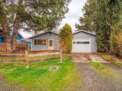 102 Fairview St Talent, OR 97540