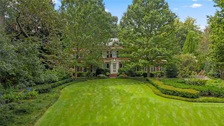 2550 Woodward Way NW Atlanta, GA 30305