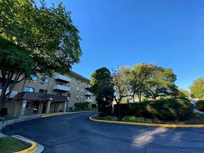 290 N Westgate Rd #415 Mount Prospect, IL 60056