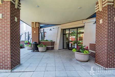 1525 S Sangamon St #807 Chicago, IL 60608