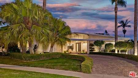 6114 Bedford Avenue Los Angeles, CA 90056