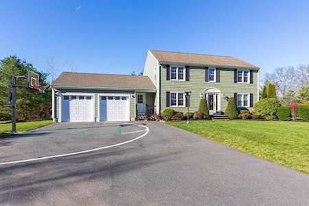 39 Pilgrim Road Mansfield, MA 02048