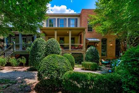 703 Hammond Dr Woodstock, GA 30188