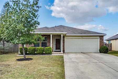 1420 Twin CV Kyle, TX 78640