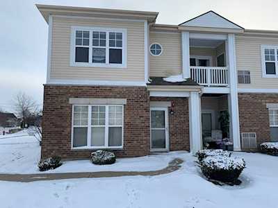 230 Clubhouse Ln #061 Oswego, IL 60543