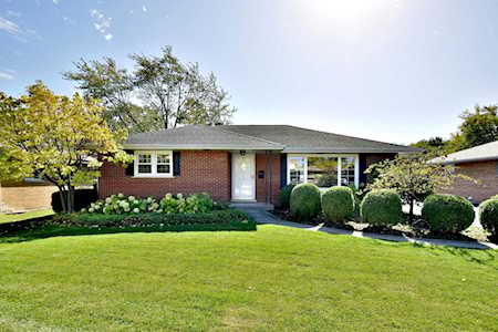 346 E Saint Charles Rd Elmhurst, IL 60126