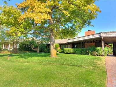 1213 Mulberry Ln Nichols Hills, OK 73116