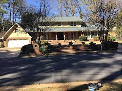 2698 Gleneagles Dr Tucker, GA 30084