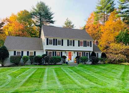4 Steeplechase Ln Franklin, MA 02038