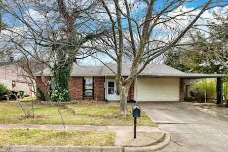 6904 Glenwood Drive North Richland Hills, TX 76182