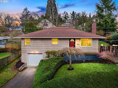 1925 SW Carolina St Portland, OR 97239