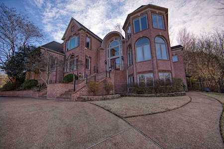 2420 Lennox Dr Germantown, TN 38138