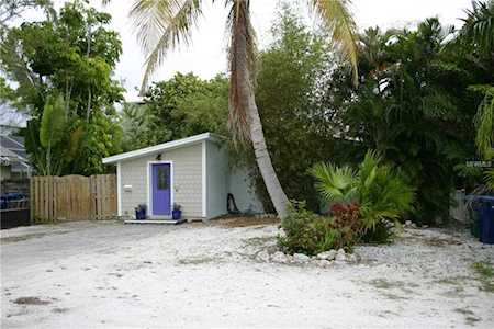 2213 Avenue B Bradenton Beach, FL 34217