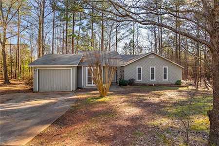 527 Tan Bark Place Fairburn, GA 30213