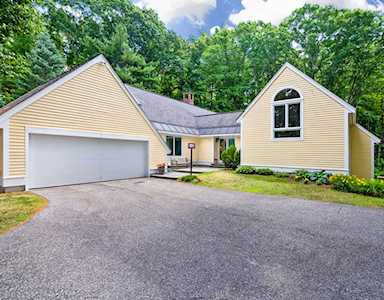 4 Oak Meadow Rd Lincoln, MA 01773