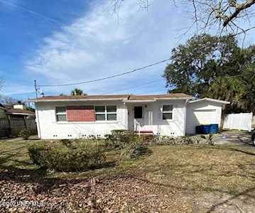 7977 Helston Dr Jacksonville, FL 32208