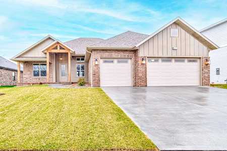 6053 S Maryland Ave Springfield, MO 65810