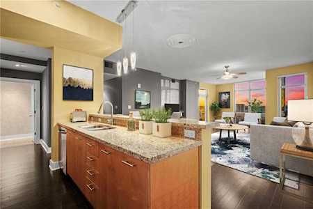 603 Davis ST #1403 Austin, TX 78701