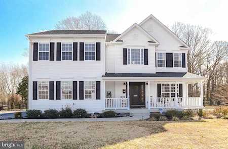 205 Fountain Ln Saint Leonard, MD 20685