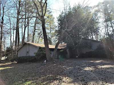 4289 Inverness Ct NE Roswell, GA 30075