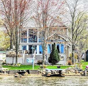 10844 Bob White Beach Blvd Hamburg Twp, MI 48189