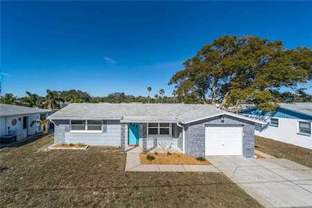 5611 Baroque Dr Holiday, FL 34690